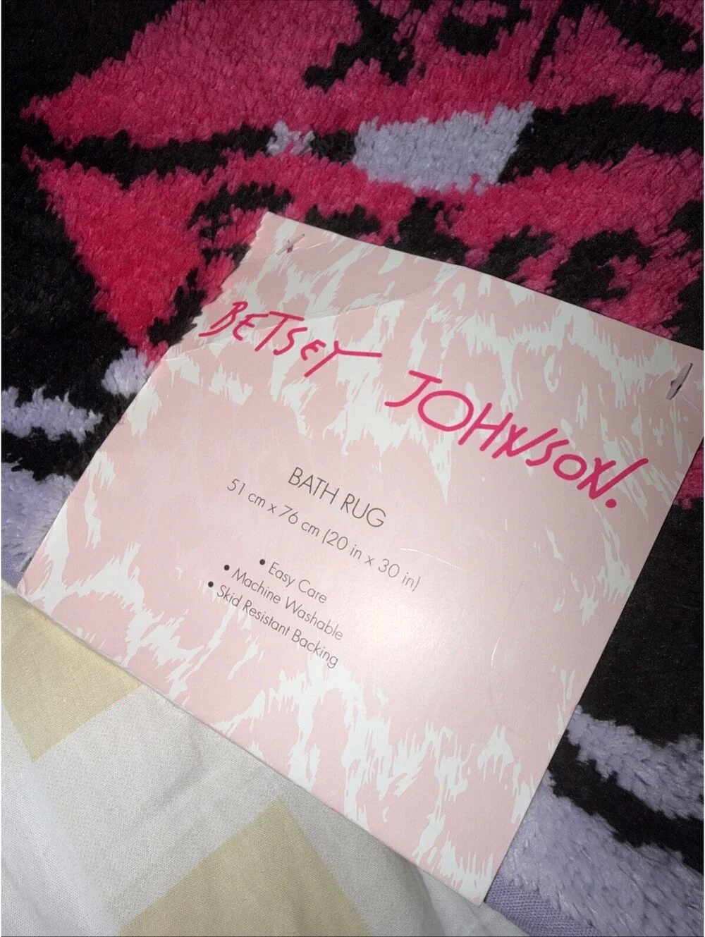 Betsey Johnson Pink Purple Lipstick Soft Bathroom Bath Mat Rug Rubber Back